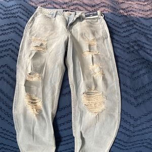 Hollister ultra high rise mom jean size 9R